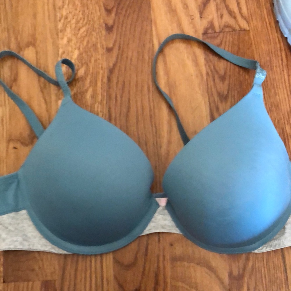 Victoria’s Secret bras -34C